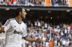 费德勒爆冷击败篮网，比分优势明显引爆全场！